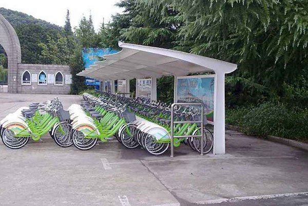 膜結構自行車棚